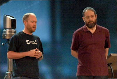 Andre Charland氏（左）と、Adobe Systems社エバンジェリズム担当ディレクターのBen Forta氏（右）